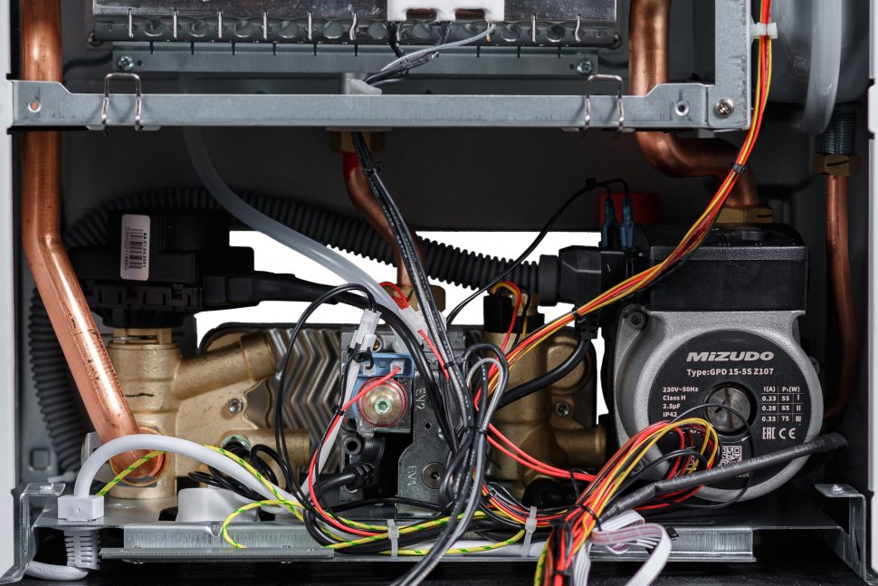 Настенный газовый котел MIZUDO MAESTRO GEM M24Т c шиной OpenTherm стеклянная панель черная